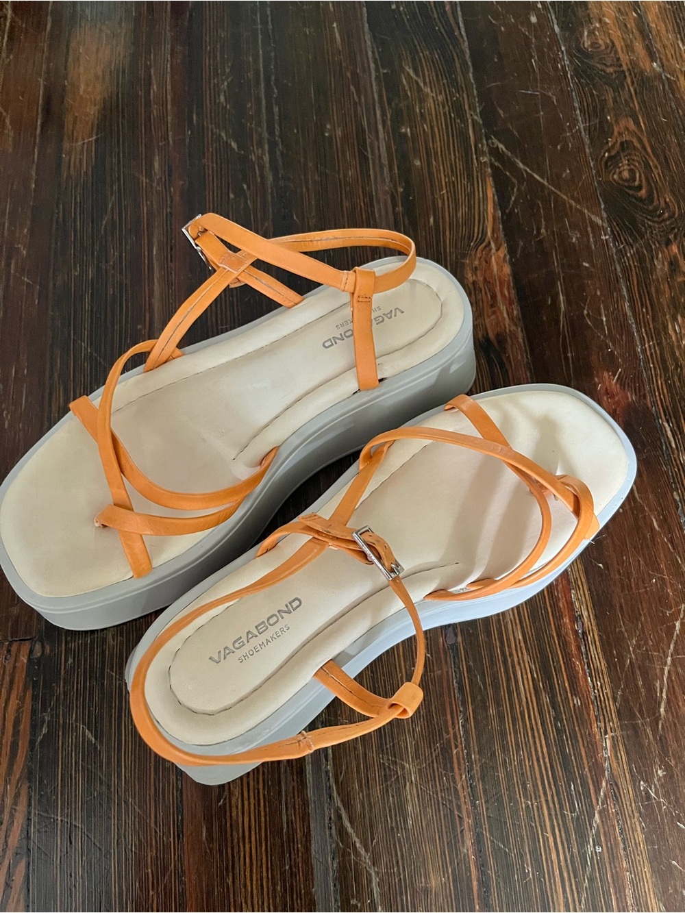 Vagabond Strappy Platform Courtney Sandals - Picture 4 of 5